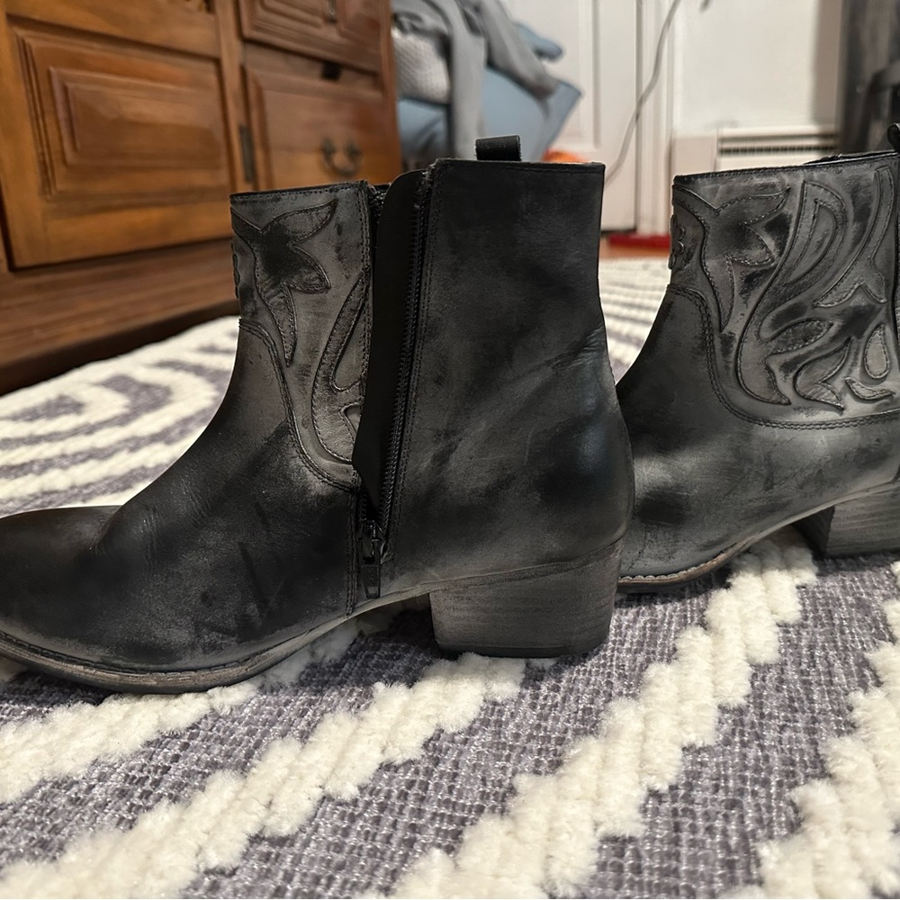 Black Roan booties